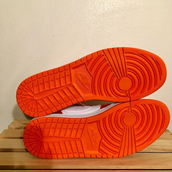 Air Jordan 1 Mid Se Electro Orange Size 11 - Picture 8 of 9